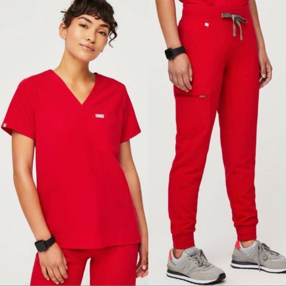 Figs pop red Jogger Scrub Set XS